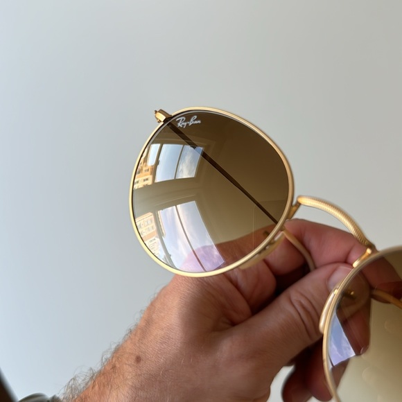 Ray-Ban Round Metal Sunglasses - Matte Gold with Brown Lens - Like New - 50-21 - Picture 6 of 7